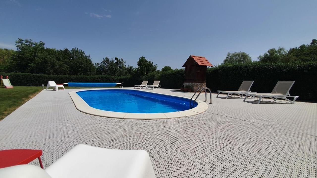 Villa Mons Aureus Popovac Esterno foto