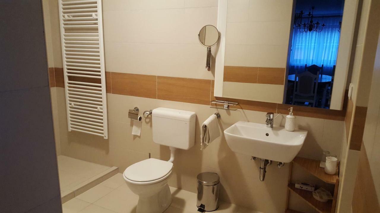 Villa Mons Aureus Popovac Esterno foto