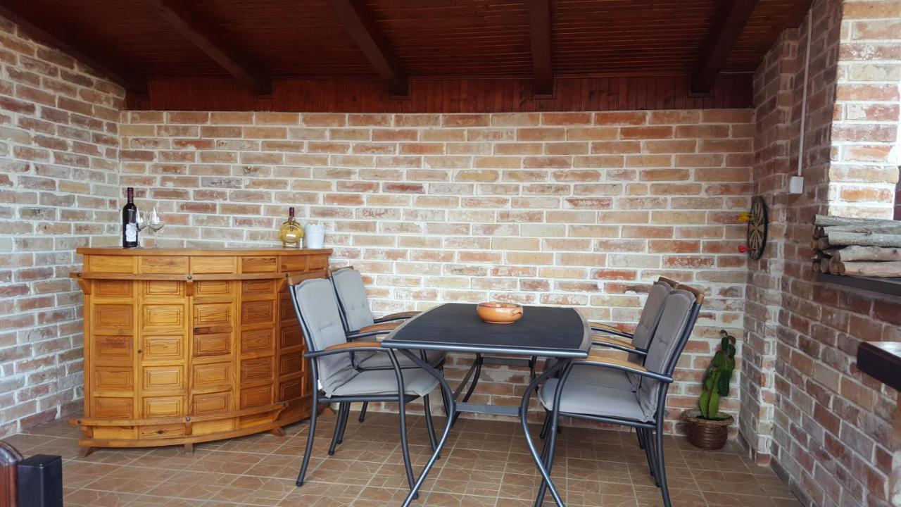 Villa Mons Aureus Popovac Esterno foto